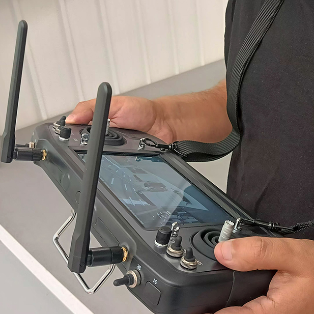 mando-galeria-mr1-robot-oruga-multifuncion